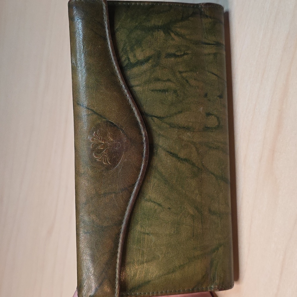 Buxton Top Grain Cowhide Leather Exterior (Green) Vintage Wallet with Coin Pouch